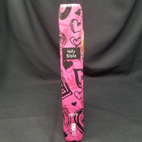 TEEN NIV THINLINE HOLY BIBLE - PINK WITH HEARTS - Picture 9 of 11